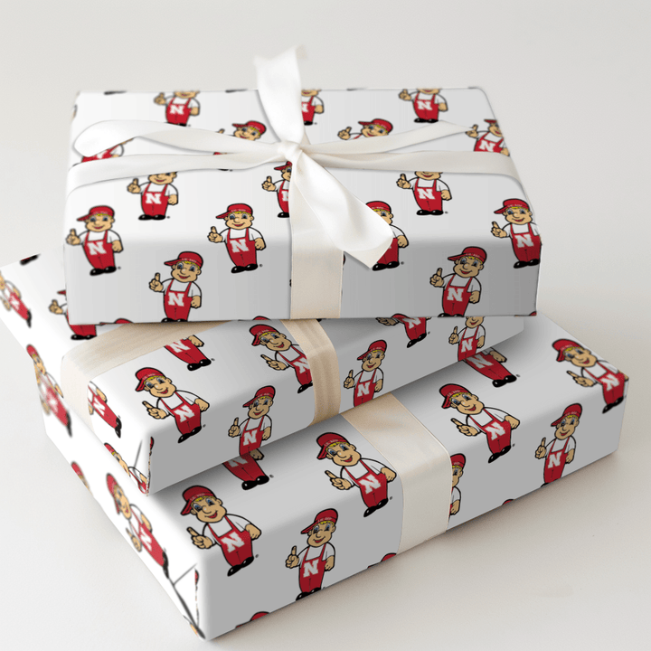 Lil Husker white - Wrapping Paper - Aspen & Arlo